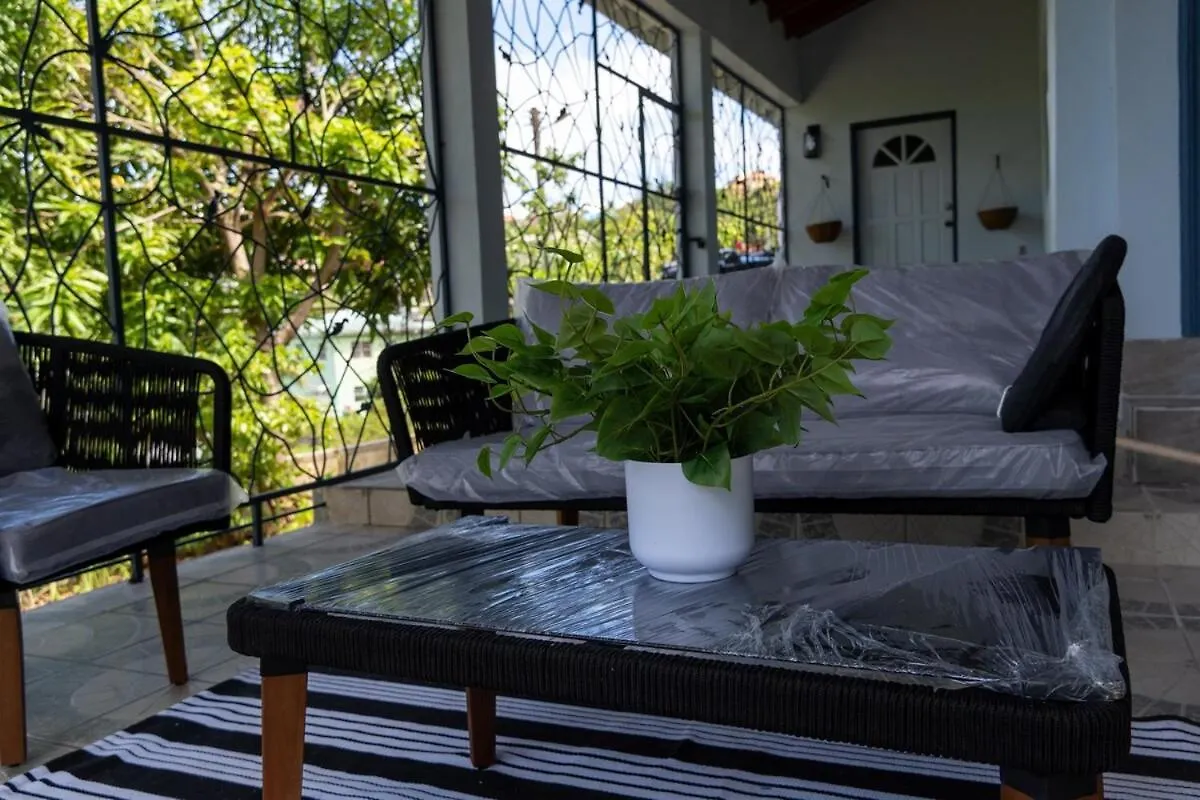Almond Tree Villa Beach Hideaway With Jacuzzi Gros Islet