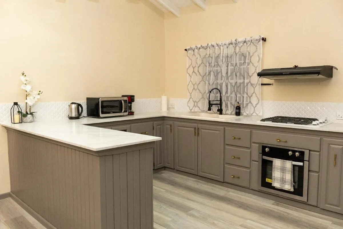 Almond Tree Villa Beach Hideaway With Jacuzzi Gros Islet